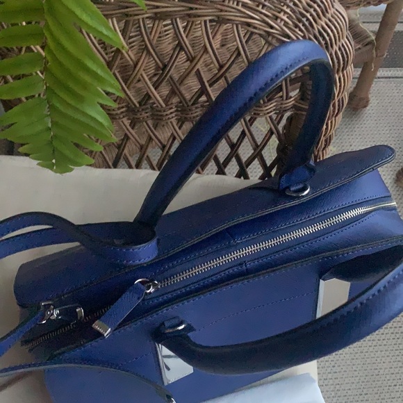 ⚾️ Beautiful! ❤️🤍💙 Calvin Klein-indigo leather handbag - Picture 3 of 9